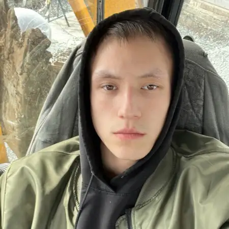 Erik, 23Pervouralsk, Russia 