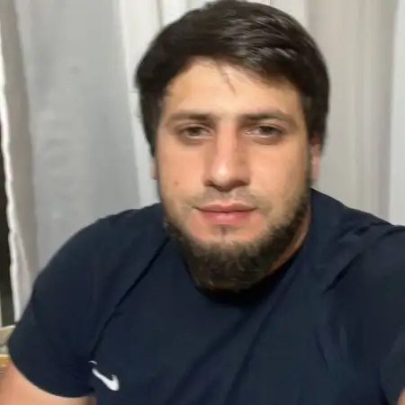 Rafi, 36Surgut, Russia 