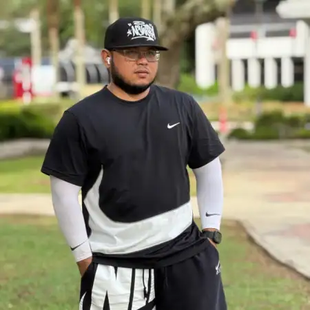 Alieff, 34Malaysia 