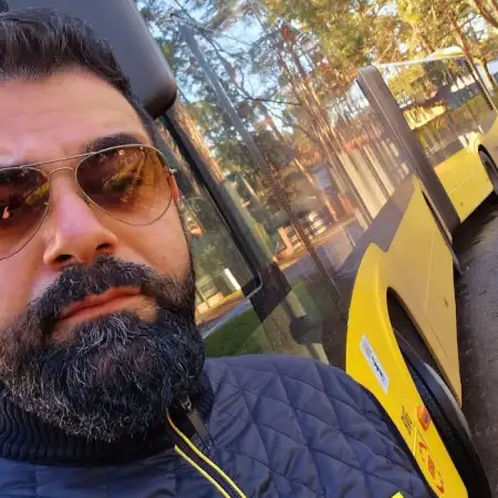 Mustafa, 35Berlin, Germany 