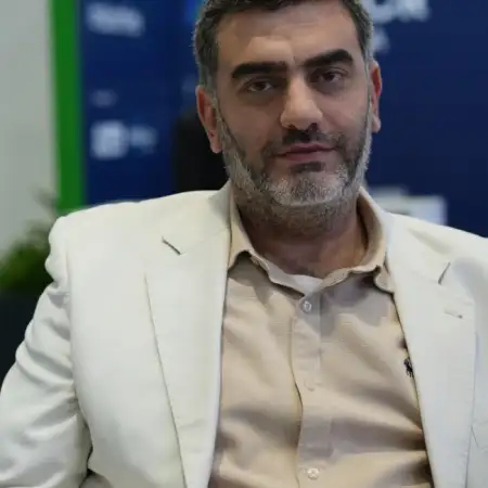 Rafi, 43UAE (United Arab Emirates) 