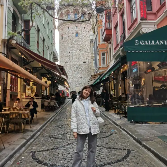 Aliya, 41
