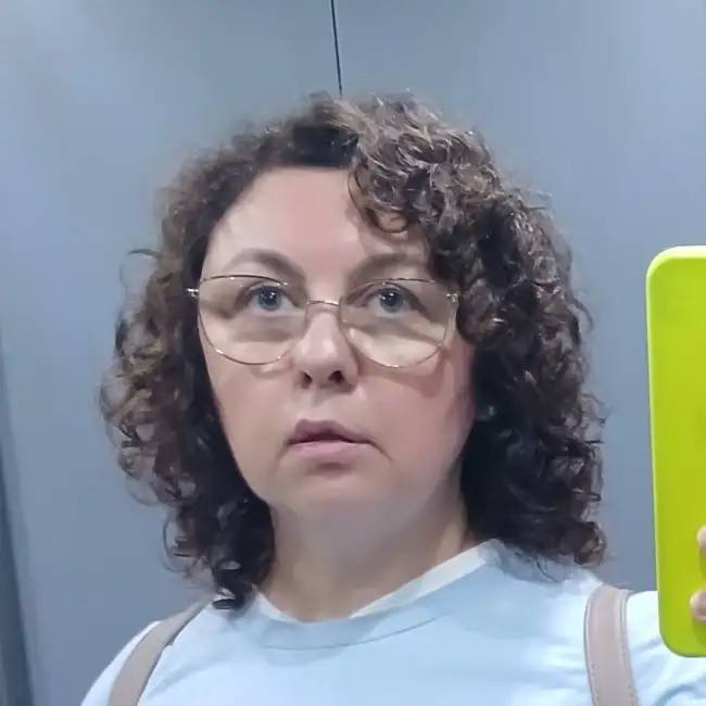 Elvira, 52