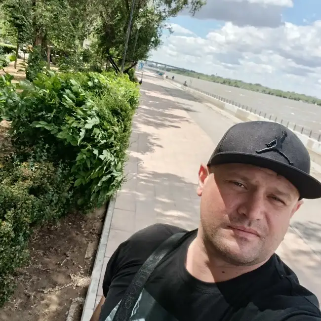 Nik, 37, Russia