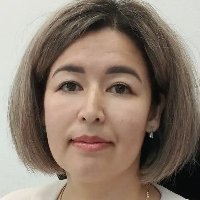 Elena · 20 ·           